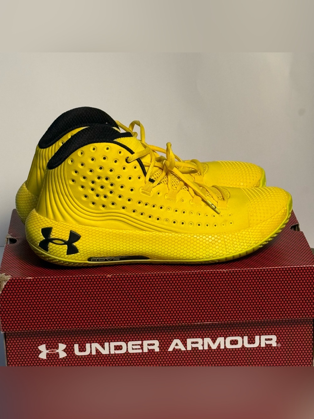 Under Armour Men’s Bright Yellow Athletic Basketball Shoes with Black Accents